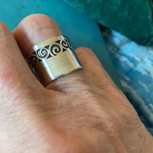 925 Sterling Silver ring made in Israel And marked as such SIZE 6
